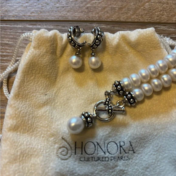 Honora White Pearl Jewelry Set with Silver Accents - Picture 2 of 3